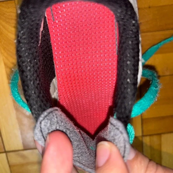 Youth Soccer Cleats with Teal Laces - Picture 7 of 8